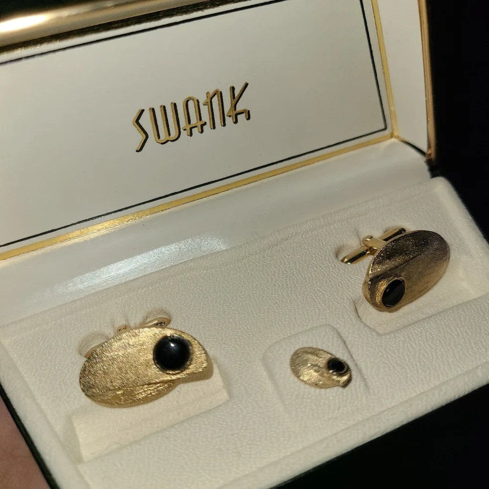 vintage Swank gold-tone cufflinks tie tack set with black onyx‎ stones